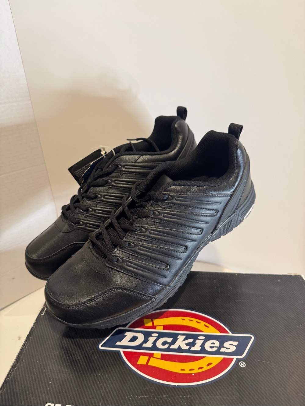 Dickies Men's Apex Health Care and Food Service Shoe 12 WIDE